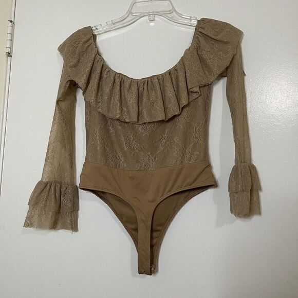 REVOLVE Camila Coelho Paloma lace tan nude off shoulder bodysuit size small - Picture 8 of 8